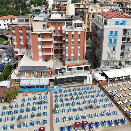 & Stella Maris Hotel